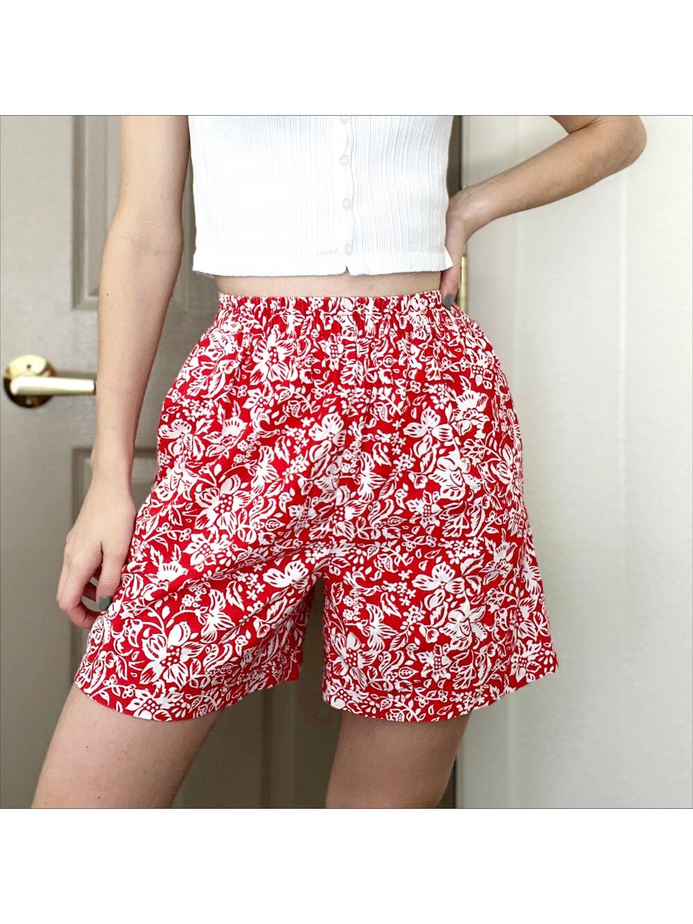 Vintage Floral 100% Cotton Shorts Red and White Small